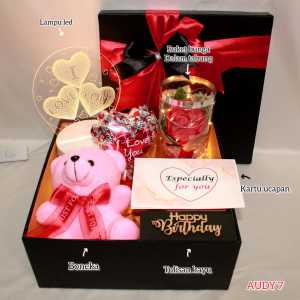 Kado Hadiah Aesthetic Momen Spesial Ulang Tahun & Anniversary – Gift Box & Hampers Eksklusif Spesial untuk Orang Tersayang – Kado Romantis Ulang Tahun & Anniversary – Hadiah Ulang Tahun Wisuda Anniversary Pasangan Teman Sahabat Rekan dan Kolega