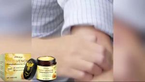 South Moon  Pelembap Kulit Racun Lebah   Krim perawatan harian kulit lembut yang menghidrasi dengan halus dan lembut