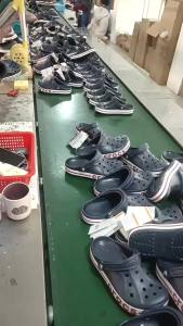New Model Of Bayacalo Clogs For Couples Outdoor Soft-Soled Closed-Toe Slippers MenS Beach Shoes Free Shipping For 1 Pair Or More