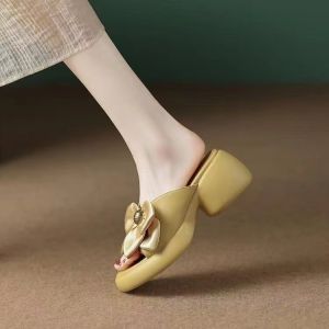 Free Shipping Trendy Thick-Soled Roman-Style WomenS Sandals Featuring A Single-Strap Design Floral Embellishments A Chunky Heel A Platform Sole And An Open-Toe Style Making Them Versatile For Various Outfits