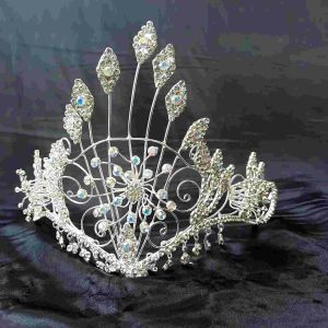 Mahkota Magersari: Desain Elegan untuk Aksesoris Wanita