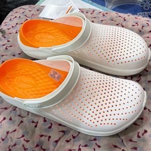 Crocs LiteRide Clog white/orange size M4---M11 for women and men. Beautiful shoes good quality durable fashionable popular suitable for beach trips/water play. Light soft comfortable to wear.
