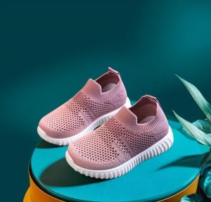 🔥จัดส่งจากคลังสินค้าในประเทศไทย🔥รองเท้าผ้าใบเด็ก เด็กผู้ชาย รองเท้ากีฬา องเท้ากีฬาผ้าตาข่าย รองเท้าลำลอง ดีไซน์สีตัดกัน แฟชั่นทันสมัย นุ่มสบาย ระบายอากาศได้ สไตล์ลำ