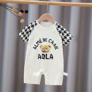 ชุดหมีผ้าคอตตอนเด็กทารกเด็กผู้ชายใหม่ชุดเด็กเล็กระบายอากาศสำหรับฤดูร้อนจั๊มสูทเด็กทารกสไตล์จีนชุดวันซี่0-3ปี2024