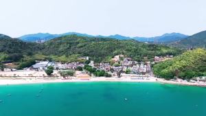 【Ship in 24H】2025 New ice pack high-speed fan semiconductor cooling handheld fan portable charging folding small fan