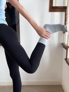 Yoga Socks Non-Slip Silicone Bottom Womens Mid-Tube Socks Fitness Dance Pilates Anti-Slip Grip Sock