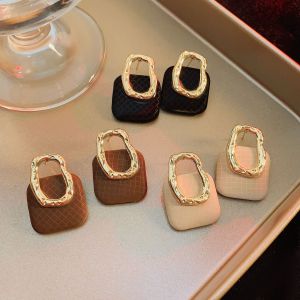 Fashionable Ring Gift s925银针秋冬小香风金属耳饰小众设计感高级法式复古方形耳环耳钉