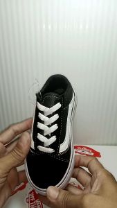 Sepatu Anak-Anak: Pilihan Terbaik Untuk Aktivitas & Sekolah