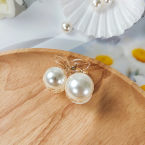 Fashion Pearl Hair Claw Clip for Woman Plastic Hair Clip Beaded Pearls Hair Pin Hair Accessories
