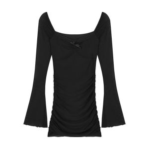 เดรสออกงาน ผ้าชีฟองแขนกระดิ่ง มีซับในเต็มตัว เสื้อคอวีสม็อคกลางอกแต่งโบว์และลูกไม้ กระโปรงเข้ารูปสม็อคข้าง เก็บสัดส่วน #9172