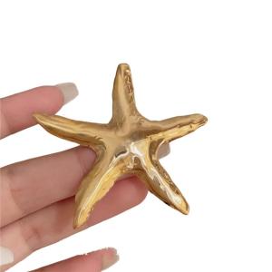 Fashion Charm Brooch Pin Fashionable Starfish Brooch Beautiful Badges Alloy Texture for Daily Wear or Gift Giving