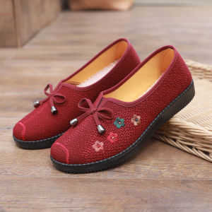 รองเท้าวัยกลางคนและผู้สูงอายุ พื้นนุ่ม ตกแต่งดอกไม้ประณีต รองเท้าเดี่ยว ความรู้สึกของแฟชั่น