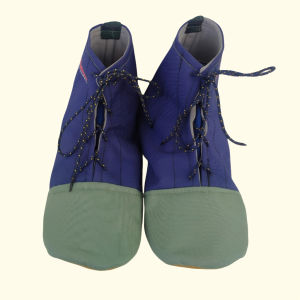 Sepatu Sawah Untuk Petani Muda