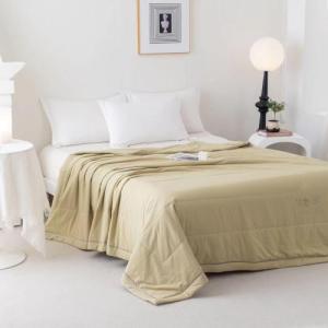 【AeonMall cùng kiểu dáng】Chăn làm mát mùa hè Cool Ice Silk Chăn mùa hè cao cấp Màu kem Chăn điều hòa không khí Chăn mỏng