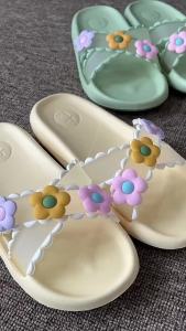 New EVA Cute Flower Thick-Soled Slippers For Women Soft Sole Non-Slip Fashionable And Versatile For Indoor And Outdoor Use