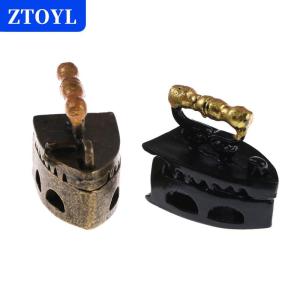 [COD] ZTOYL Dollhouse Room รุ่นมินิเก่าขนาดเล็กเหล็กเสื้อผ้าเครื่องมือ