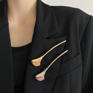 NOVELLEO Corsage Ornament Ginkgo Leaf Brooch Vintage French Style Metal Glossy Brooch Exquisite Elegant Long Leaf Pin Men