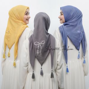 HIJAB SEGI EMPAT PARIS TASEL / KERUDUNG PARIS PITA / JILBAB PARIS COQUETTE TASEL.