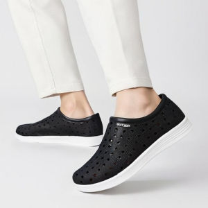 New Mens stylish breathable sandals Stylish Breathable Black Slip-On Aqua Beach Rubber Low Top Sneakers Anti-Slip Waterproof All Seasons Comfortable Trendy for Outdoor Wear Versatile Casual 0105523