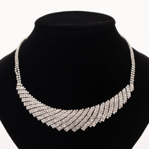 European and American fashion exaggerated collarbone short sweater chain necklace Japanese and Korean dress pendant collar