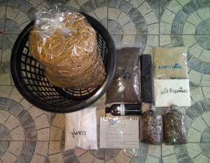 ชุดตระกร้าเพาะเห็ดฟาง 4 ก้อนตระกร้า 1 ใบ เพาะเห็ดฟาง มีครบให้ท่านเพาะได้เองครับ ใช้เวลาเพาะ 7-12 วัน มีของแถมฟรี