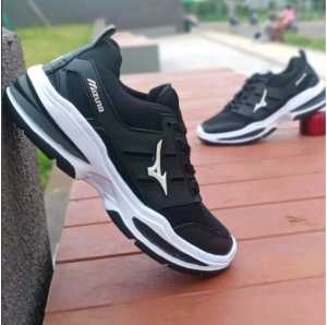 Sepatu Sneakers   Pria Dan Wanita  Sepatu Sekolah Hitam Polos   Sepatu casual Pria Wanita