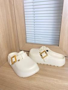 Sendal Slop Wanita Terbaru Hias Gesper Gold Size 36-41 (7557 W)