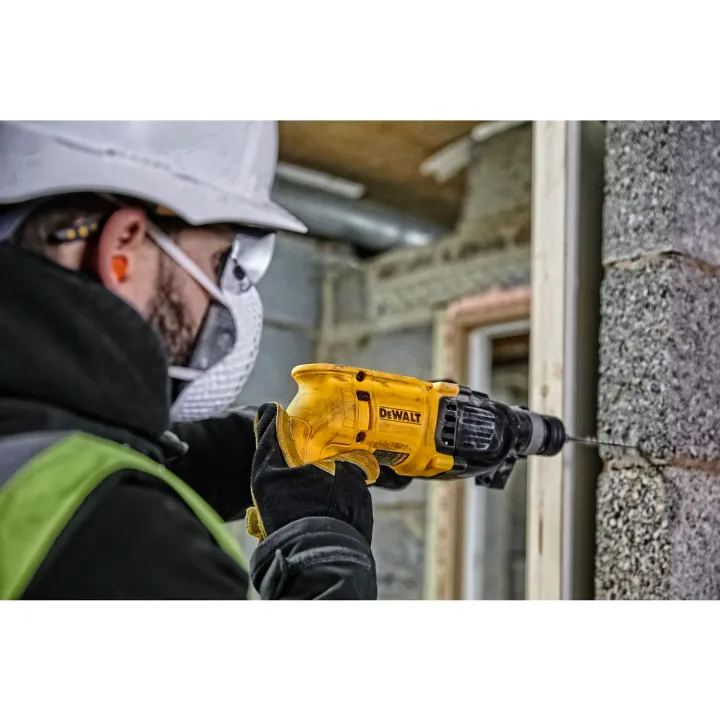 Dewalt%20D25033K%20SDS-Plus%20Rotary%20Hammer%20(3-Modes)%20-%20Image%204
