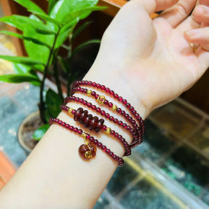 vòng tay nữ dáng chuỗi đá garnet tự nhiên mix đồng điếu garnet và charm túi tiền garnet bọc vàng tây vòng tay đá phong thủy hợp mệnh thổ mệnh hỏa trang sức thiết kế đủ hóa đơn thẻ bảo hành
