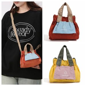 THOMA สไตล์เกาหลีแบบ กระเป๋าสะพายไหล่ไนลอน ผ้าผ้าทอ น้ำหนักเบามาก ถุงเกี๊ยวซ่า น่ารักน่ารักๆ กันน้ำกันน้ำได้ กระเป๋า Crossbody ขนาดเล็ก สำหรับผู้หญิง