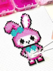 【Bộ đồ chơi】Bộ hạt xếp trí tuệ DIY cho trẻ em Bộ Hạt Perler 2.6mm Bao gồm hạt nhiều màu + dụng cụ + bàn ủi