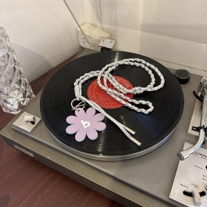 tillyoubloom เคสโทรศัพท์พร้อมสายสะพาย