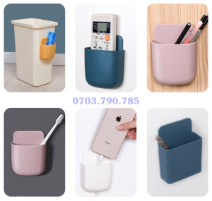 Hộp Nhựa Dán Tường - Tặng Móc Dán