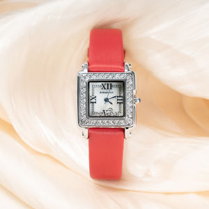 แฟชั่นผู้หญิงนาฬิกาใหม่ผู้หญิงสี่เหลี่ยมนาฬิกาประดับด้วยเพชรที่สวยงามแสงหรูหราขั้นสูงนาฬิกาควอตซ์อารมณ์