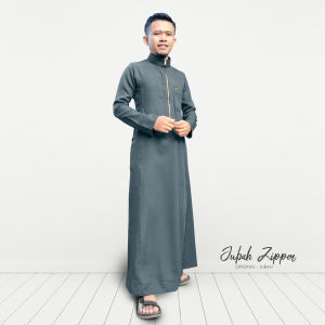 [BISA COD] JUBAH SLIM FIT RESLETING ARMY / ZIPPER / Jubah Gamis Pria / Jubah Pria / Gamis Pria / Gamis Pria Dewasa / Jubah Pria Dewasa 2022 / gamis pria dewasa terbaru 2022 / Gamis Laki laki Dewasa / Jubah Gamis Pria Dewasa