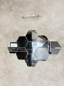 Kaca Cermin Hexagonal Ukuran 16CM X 14CM / Kaca Cermin Aesthetic Dekorasi Dinding Minimalis ASLI KACA 100%