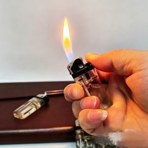 Kalis Letupan Pemetik Api Pakai Buang · Putih Lut Sinaran