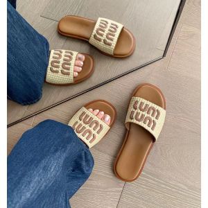 YoungShoes รองเท้าแตะผ้าลินินทอแนววินเทจรองเท้าแตะชายหาดพื้นแบนสำหรับวันหยุดฤดูร้อน2024รองเท้าแตะผู้หญิงใส่ไปข้างนอก