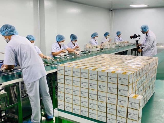 Kem%20Top%20White%20D1%20M%E1%BA%ABu%20M%E1%BB%9Bi%202021%20T%C3%A1i%20T%E1%BA%A1o%20M%E1%BA%A1nh%20Hi%E1%BB%87u%20Qu%E1%BA%A3%20G%E1%BA%A5p%205%20L%E1%BA%A7n%20D%C6%B0%E1%BB%A1ng%20Tr%E1%BA%AFng%20Da%20Tr%E1%BB%8B%20N%C3%A1m%20T%C3%A0n%20Nhang%20-%20Image%204