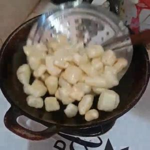 Kerupuk Kulit Sapi Mentah 500g Krupuk Rambak Sapi Mentah 1kg Krupuk Kulit Sapi Kotak Dadu Mini