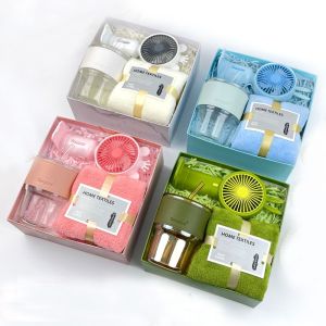 GHS 3ใน1 ชุดของขวัญที่ระลึก ดีไซน์มีสไตล์ แฟน/ผ้าขนหนู/แก้ว ชุดของขวัญที่ใช้งานได้จริง ความคิดสร้างสรรค์ พร้อมถุงกระดาษ ชุดกล่องของขวัญ ของขวัญส่วนบุคคล