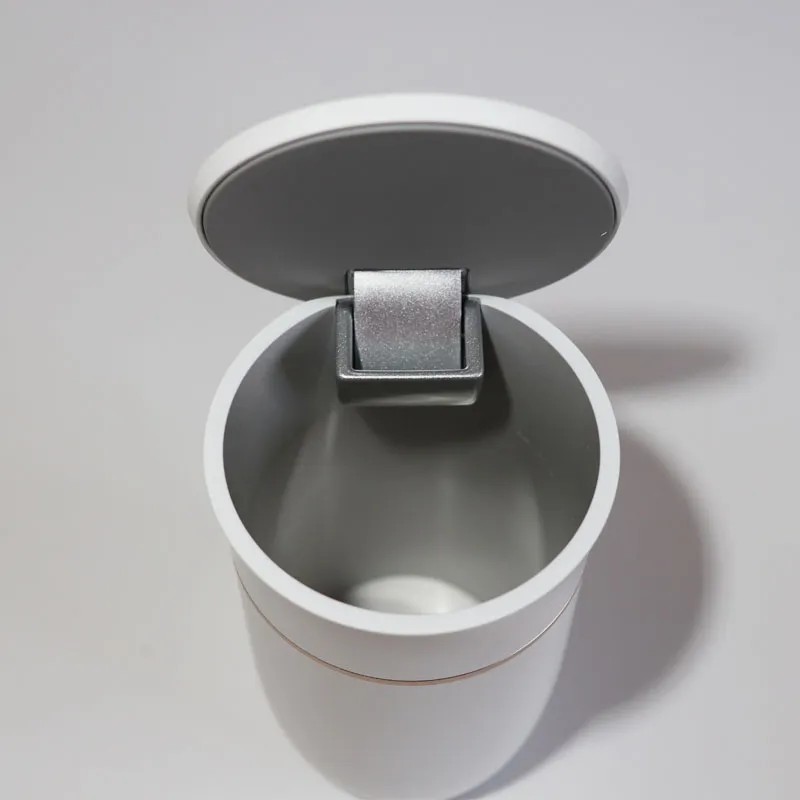 Japan IQOS counter car home fashion creative resin ashtray