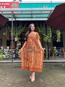 Grosir Home Dress Baju Tidur Jumbo Model Lowo Kalong Kelelawar - Lingkar Dada 120 CM - Panjang Daster 118 CM - Motif Batik - 5 Warna - Rayon - Tali Serut - Harga Spesial (ORDER GROSIR)