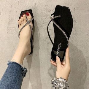[Free Shipping] Ins WomenS Summer Outdoor Slippers New Style With Rhinestones Flat Flip-Flops For Female Students Open-Toe Trendy Sandals