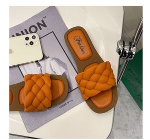 รองเท้าแฟชั่นผู้หญิง นุ่มเบาสบายเท้า สวมใส่สบาย