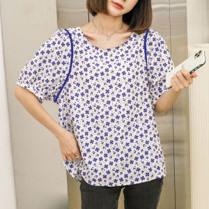 NDDshop มาใหม่พร้อมส่ง🎉 เสื้อคอกลมลายดอกไม้ เสื้อผ้าแฟชั่นผู้หญิง รุ่นนี้ detail ดอกไม้สวยมาก ใส่ได้ทุกโอกาสไม่มีพลาดมากนะ เริ่ดไม่ไหว🎀