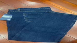 Quần jeans aristino màu xanh chàm đậm regular fit AJN03602
