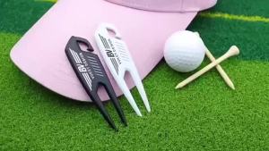 Golf Divot Tool Peralatan golf savetti yang kreatif - YP03【BARANG SPOT】