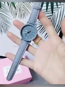 Ins Style Quartz Watch for Girls Simple Minimalist Wrist Watch Fresh Mori Style Casual Wristwatch Elegant Student Ladies Watch Fashion Leather Strap Wrist Watch for Teenage Girls Daily Wear