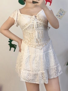 ชุดเซ็ต เสื้อคอเหลี่ยม+กระโปรงสั้น ดีไซน์ดึงดูดใจ